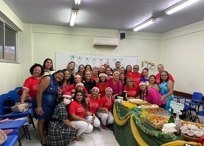 Educador social do envelhecimento, A terceira idade é uma fase marcada por desafios únicos, como o isolamento social, a perda de entes queridos, doenças crônicas e mudanças nos papéis familiares. Esses fatores podem gerar sentimentos de solidão, desesperança e falta de propósito, contribuindo para o sofrimento psicológico. É essencial abordar essa questão com sensibilidade, promovendo redes de apoio, acolhimento e acesso a cuidados em saúde mental para garantir que a pessoa idosa tenha qualidade de vida e encontrem novos significados para essa etapa., Depressão na terceira idade, Doenças crônicas e saúde mental, em, Educador Social 60+